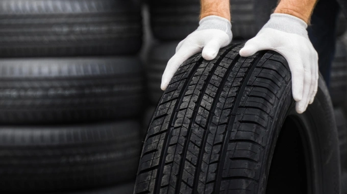 Kāpēc ir svarīgs riepu protektora virziens un, kā tas ietekmē drošību?